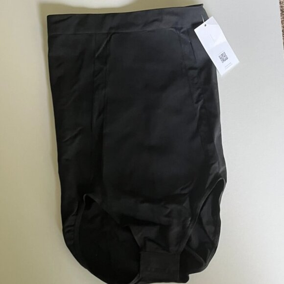 NWT SPANXsculpt Seamless Power High-Waisted Brief in Black Size Small - Picture 1 of 3